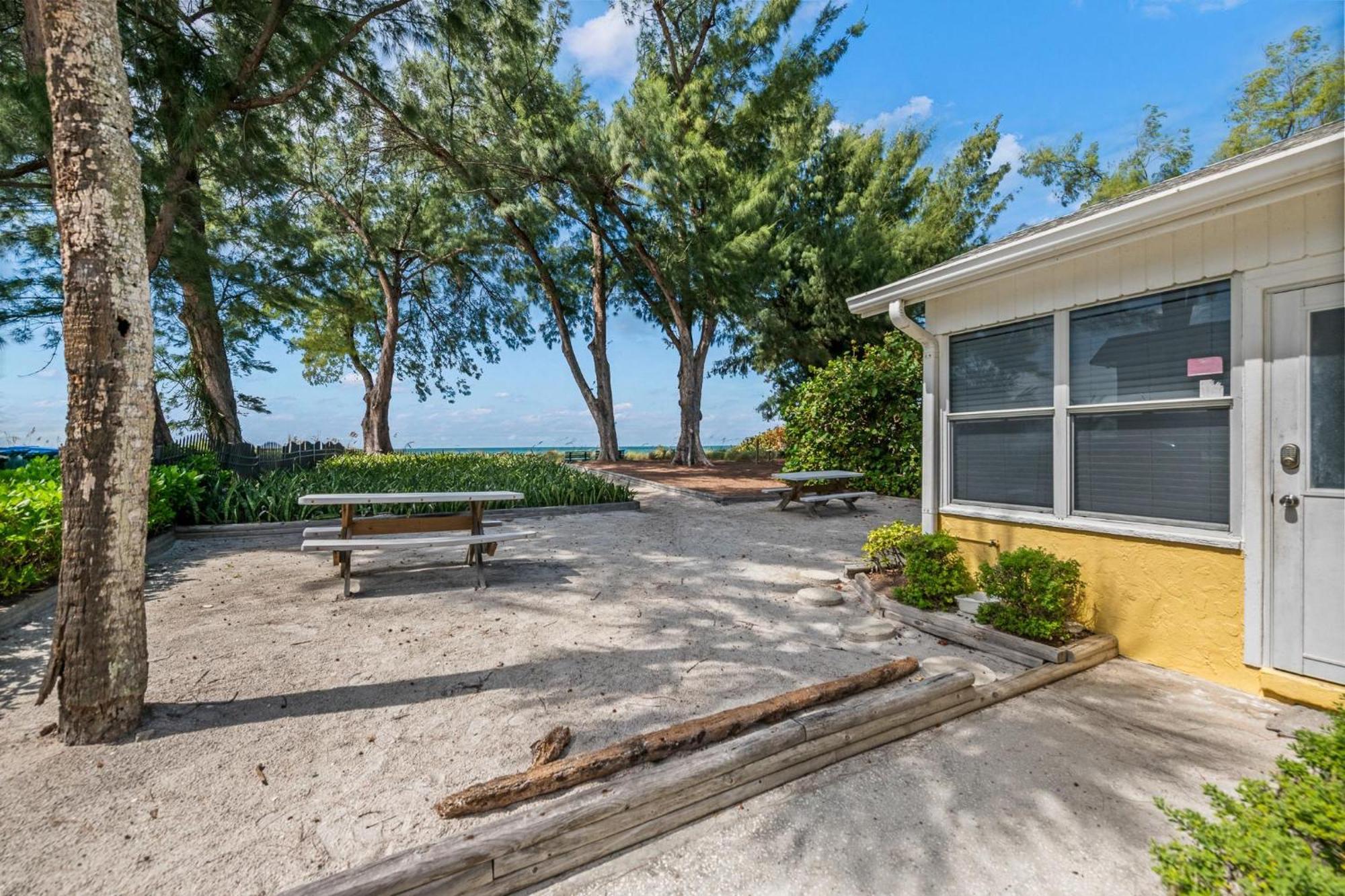 Villa Whispering Waves East Holmes Beach Esterno foto