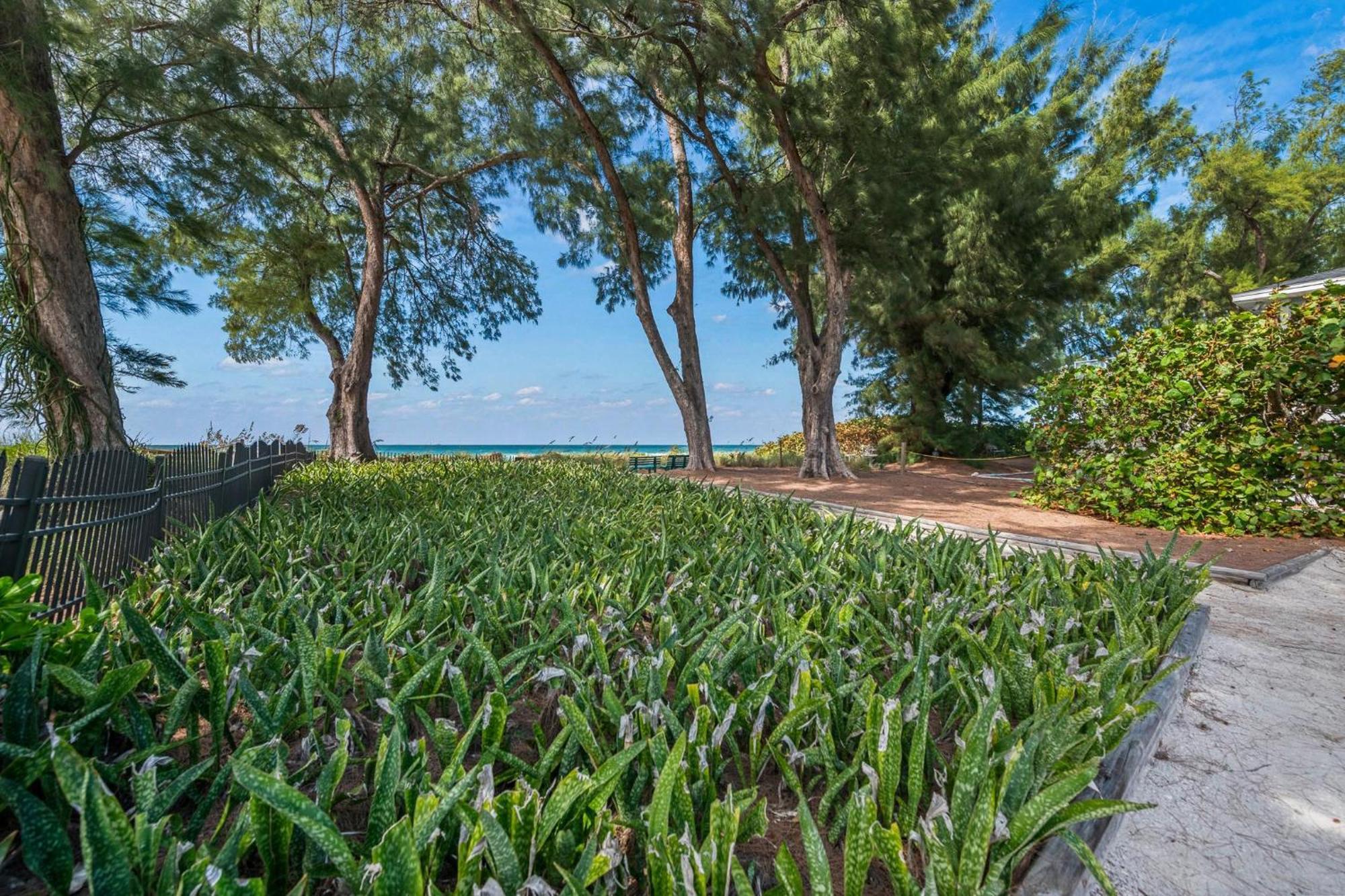 Villa Whispering Waves East Holmes Beach Esterno foto