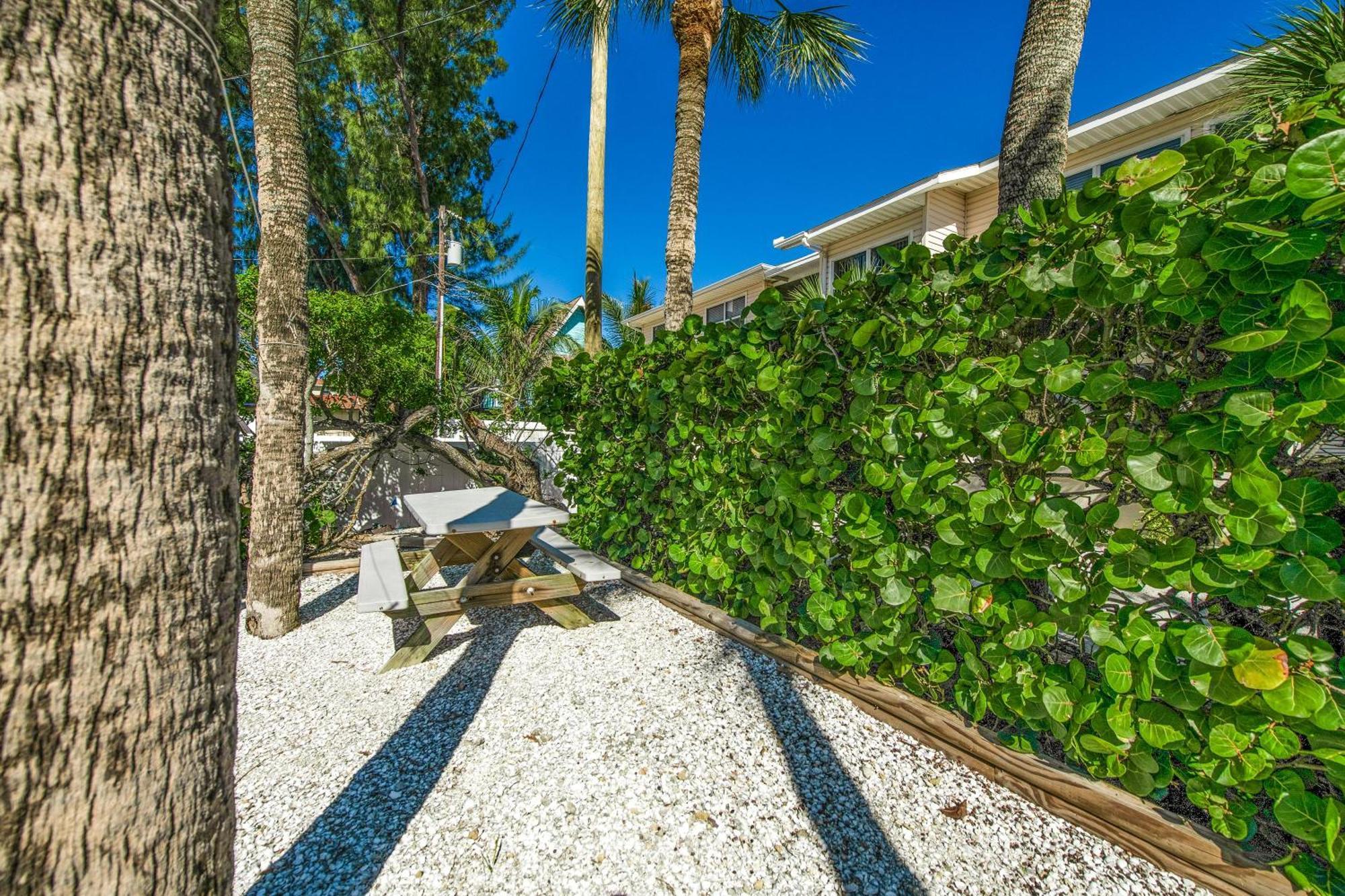 Villa Whispering Waves East Holmes Beach Esterno foto
